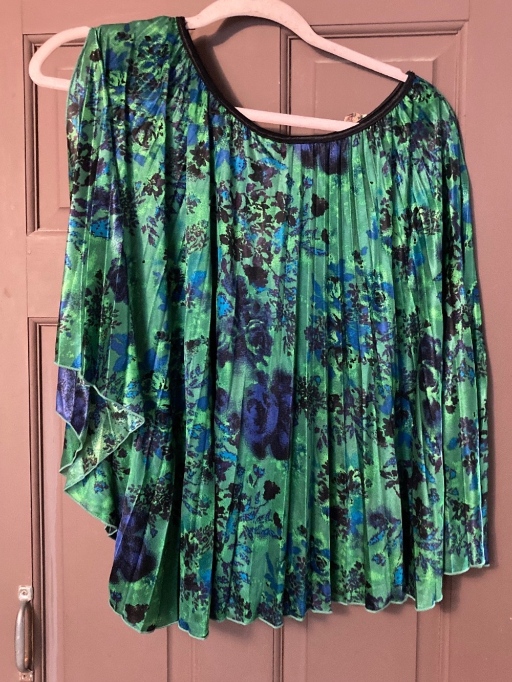 DOTS Green Multi Flutter Top sz M NWT